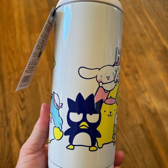Hello Kitty X Igloo 16 oz Stainless Steel Can - Picture 4 of 7